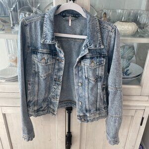 FREE PEOPLE RUMORS DEMIN JACKET SIZE MEDIUM PREOWNED